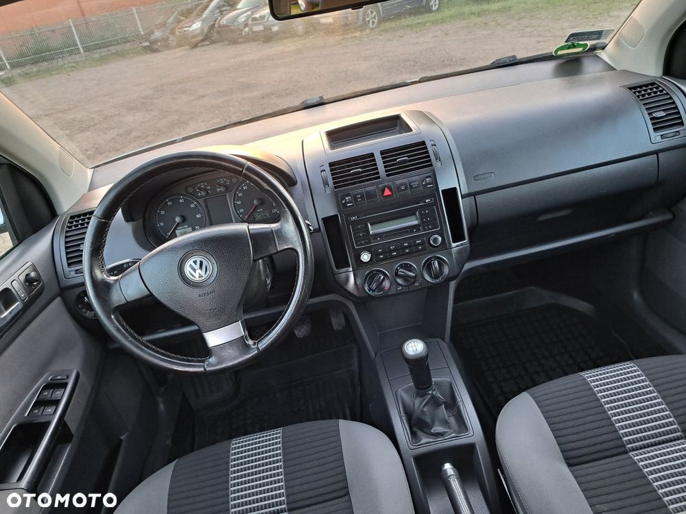 Volkswagen Polo 2009 photo 5