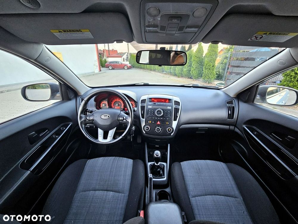 Kia Ceed 1.6 CRDi 90 ISG Spirit - 24