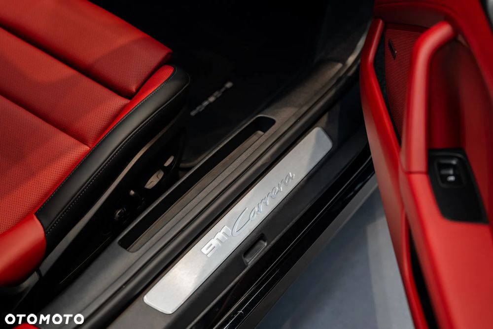 Porsche 911 Carrera - 21