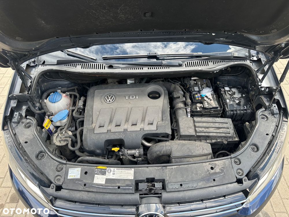 Volkswagen Touran 1.6 TDI DPF BlueMot Comfortline - 16