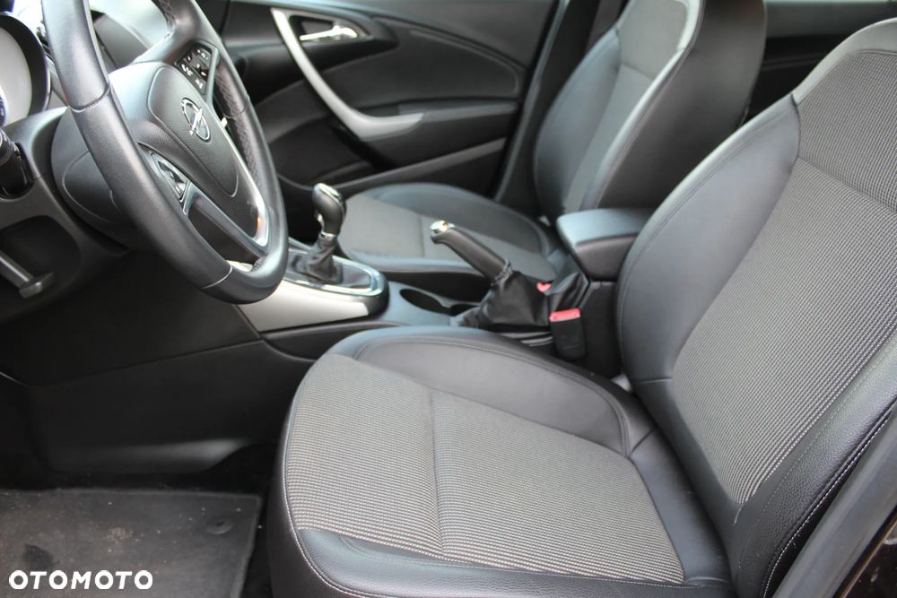 Opel Astra 1.4 T Cosmo S&S - 11