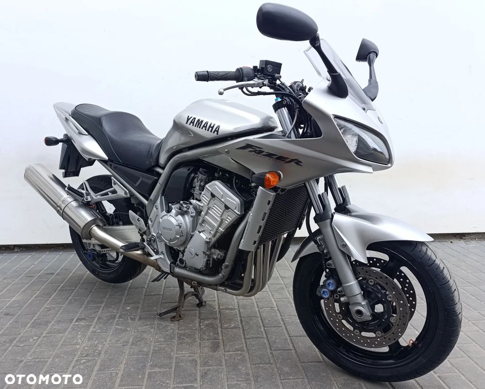 Yamaha FZS - 8
