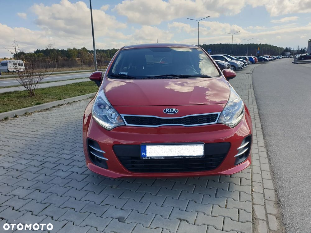 Kia Rio 1.2 L - 12