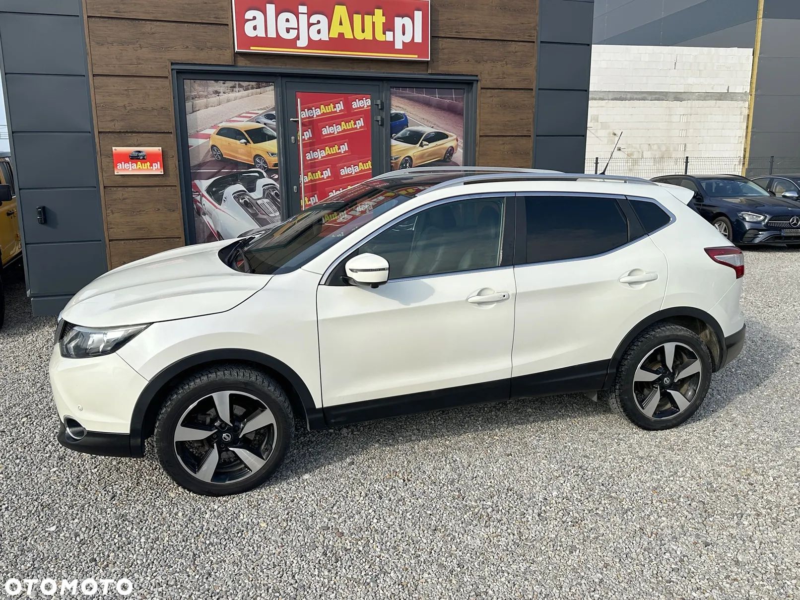 Nissan Qashqai 1.6 DCi N-Connecta Xtronic EU6 - 1