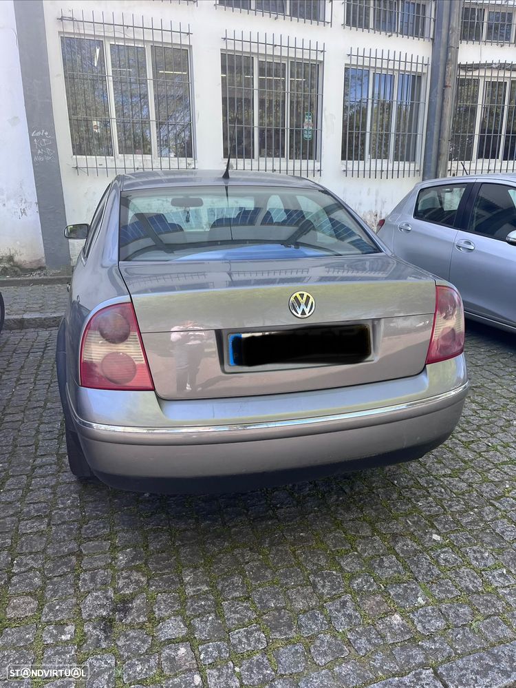 VW Passat 1.9 TDi Confortline - 3