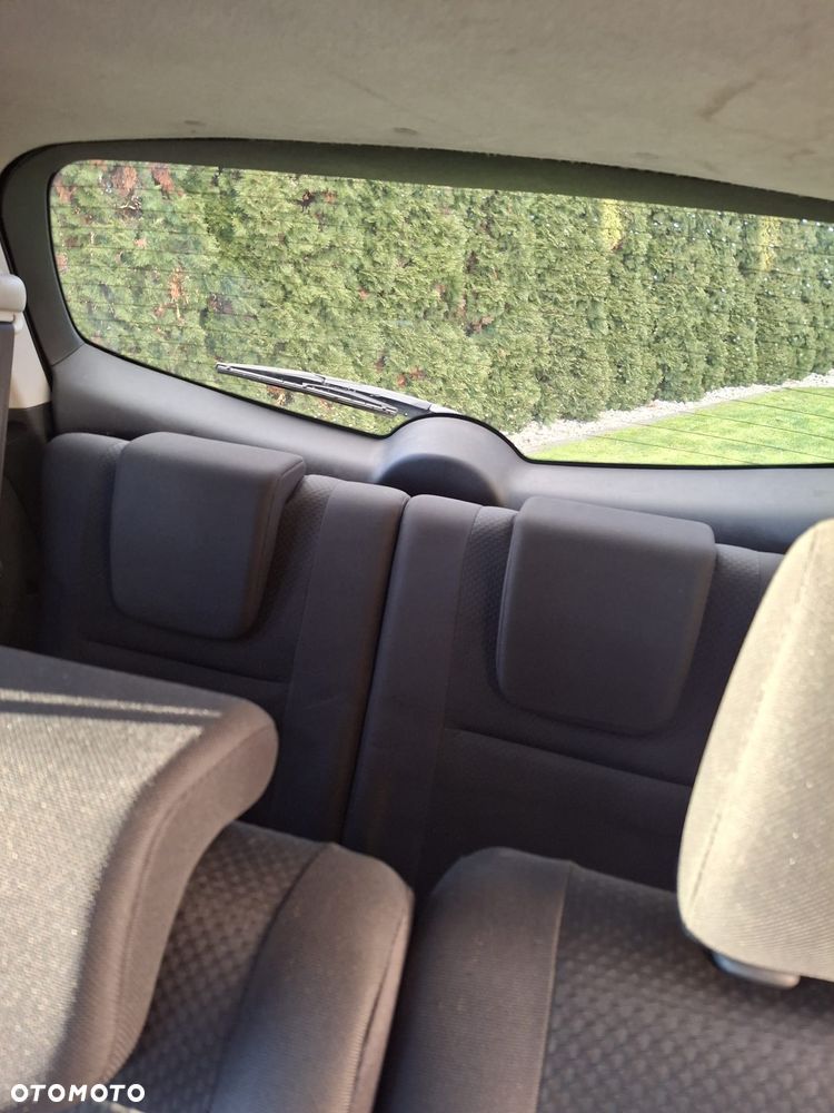 Toyota Corolla Verso - 14