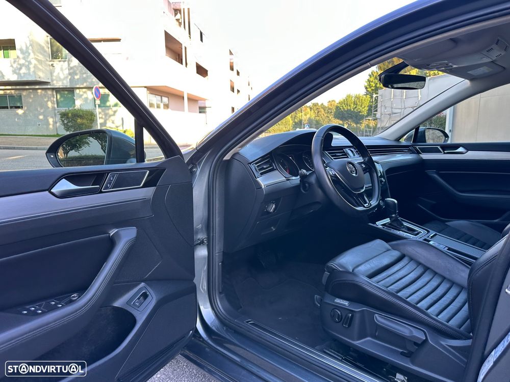 VW Passat Variant 2.0 TDi Highline DSG - 29