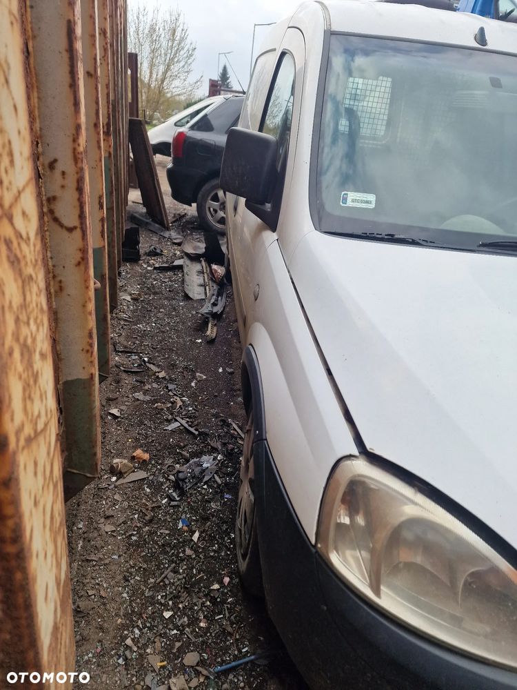Opel combo c 1.3 cdti Y13DT skrzynia F17 lakier Y474 na części - 2