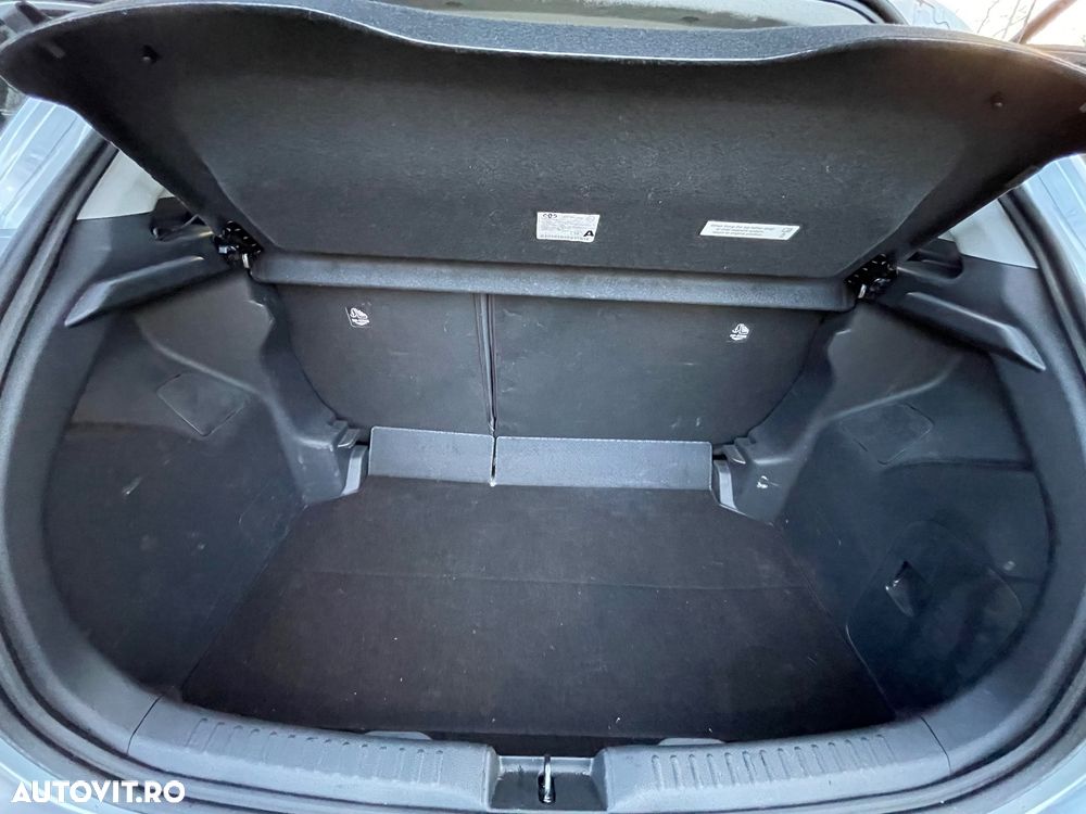 Toyota Yaris 1.5 VVT-i HSD Dynamic - 17