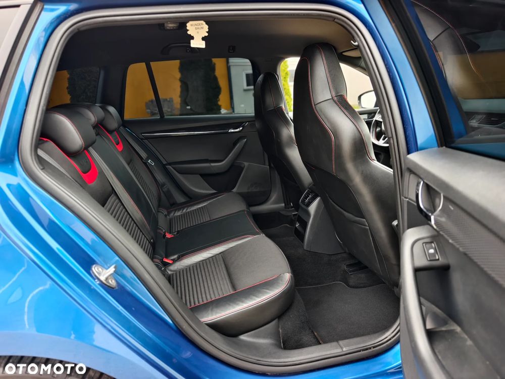 Skoda Octavia 2.0 TDI DSG RS - 22