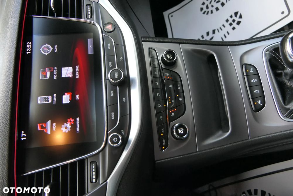 Opel Astra 1.4 Turbo Business - 19