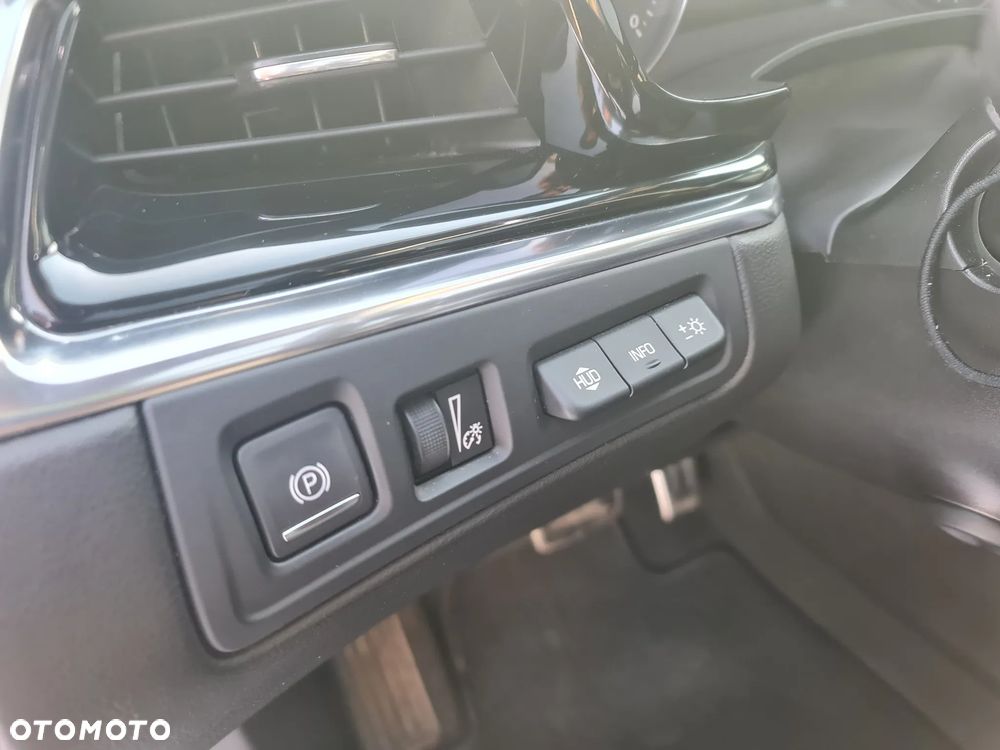 Cadillac XT6 - 15