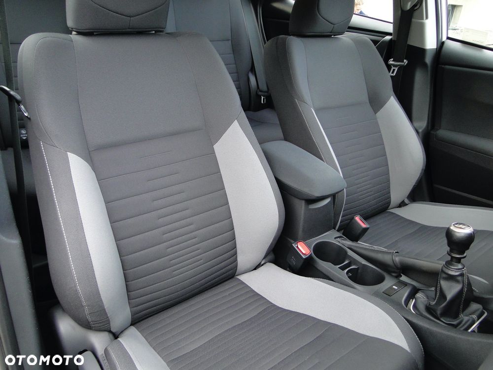 Toyota Auris 1.6 Premium - 21