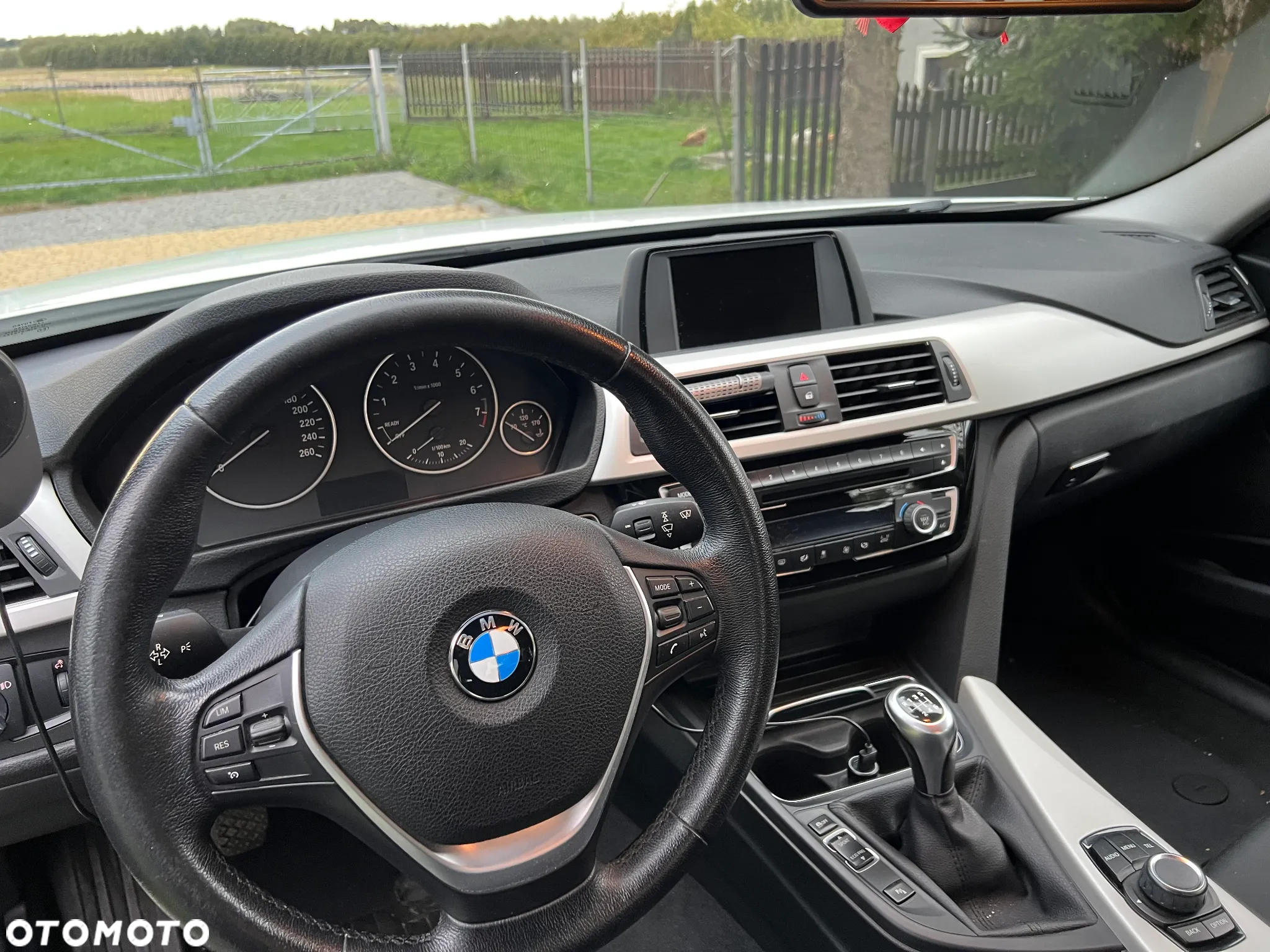 BMW Seria 3 318i - 11