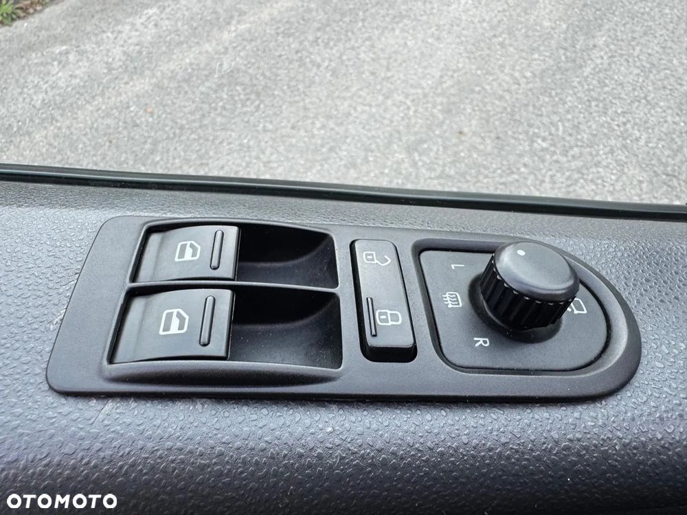 Volkswagen TRANSPORTER T5 - 11