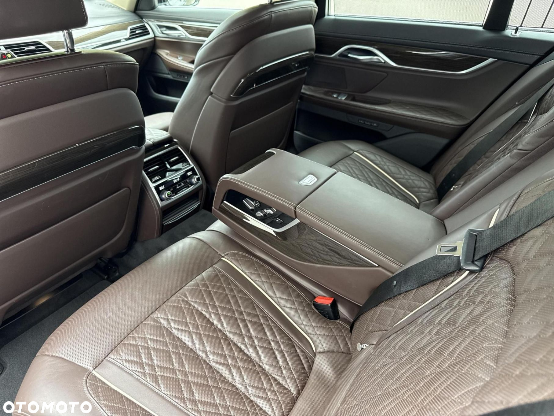 BMW Seria 7 - 24