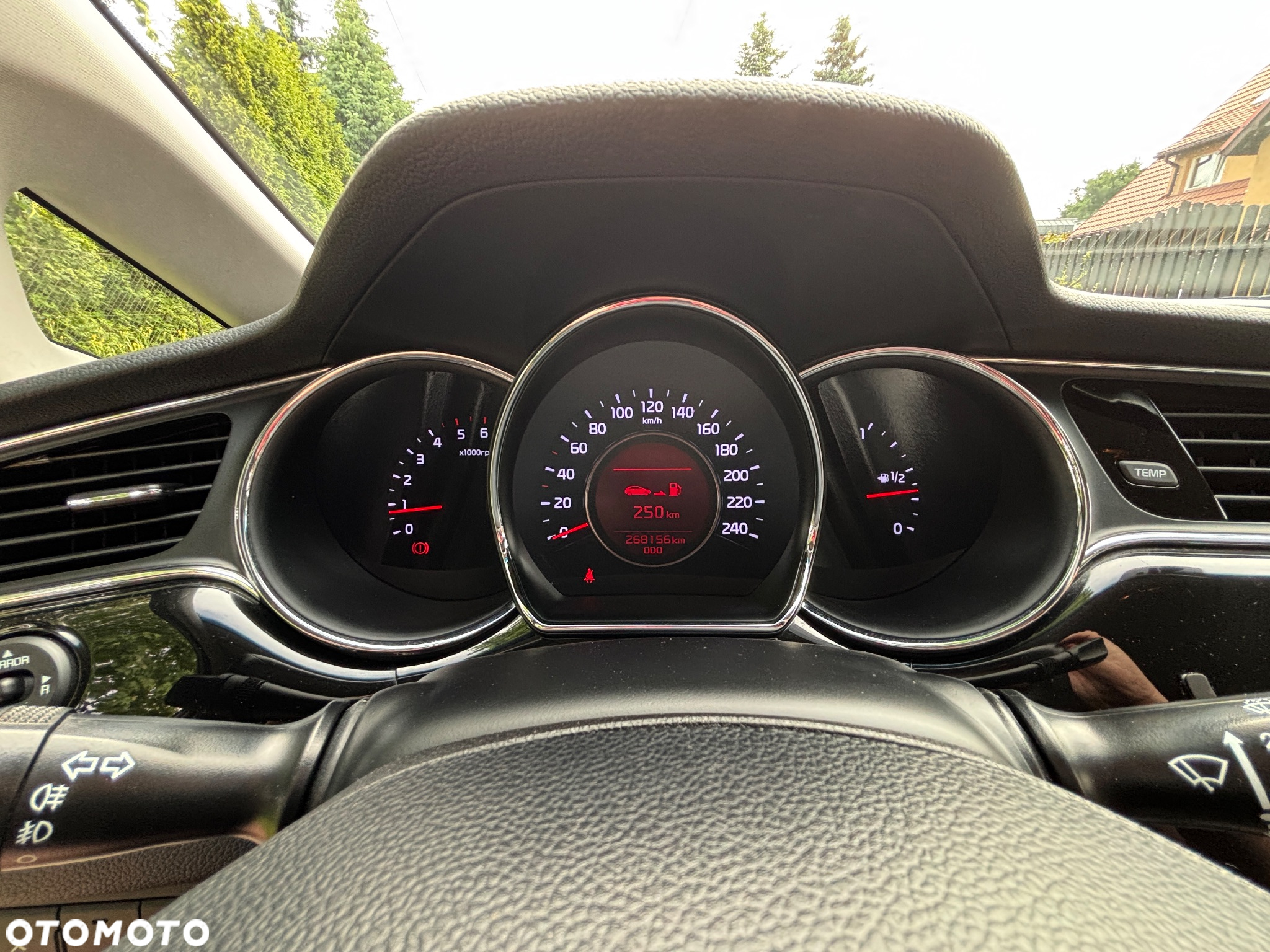 Kia Ceed - 10