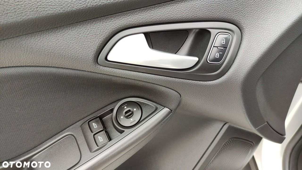 Ford Focus - 28