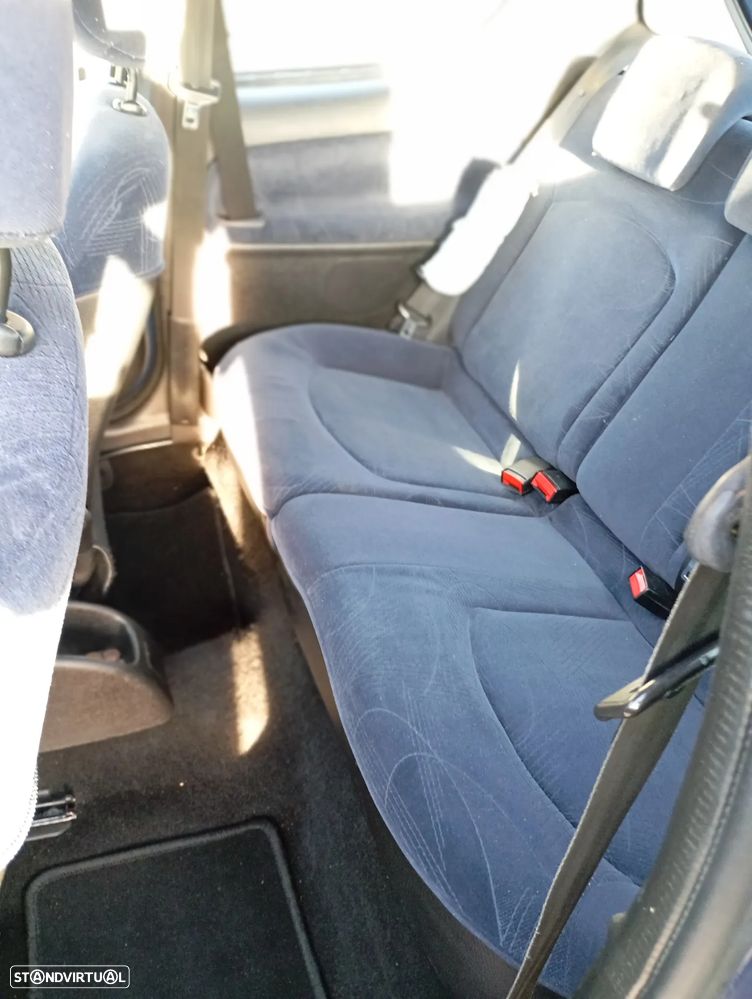 Peugeot 206 1.1 XT - 11