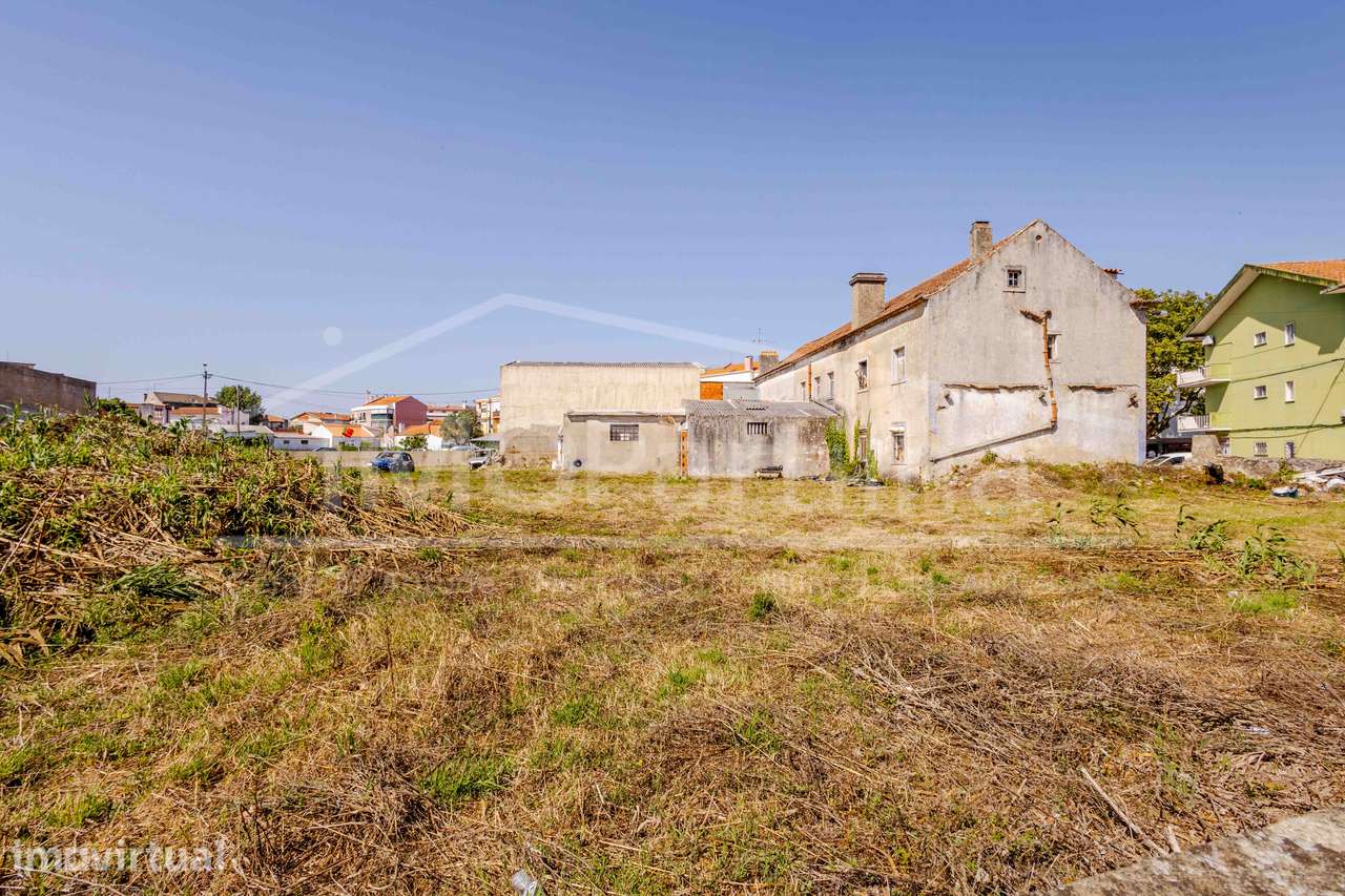 Terreno c/ prédio devoluto p/ construção em M.Martins - Sintra - Grande imagem: 5/9