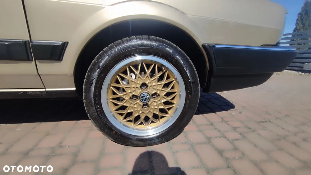 Volkswagen Passat - 8