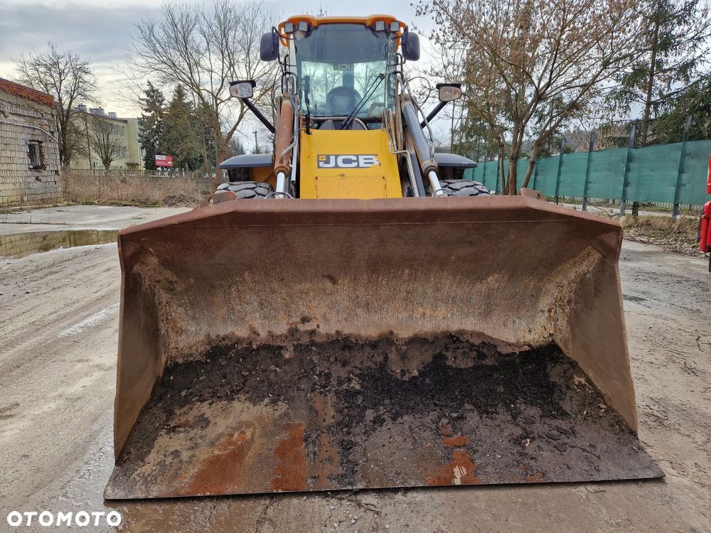 JCB 427HT - 25