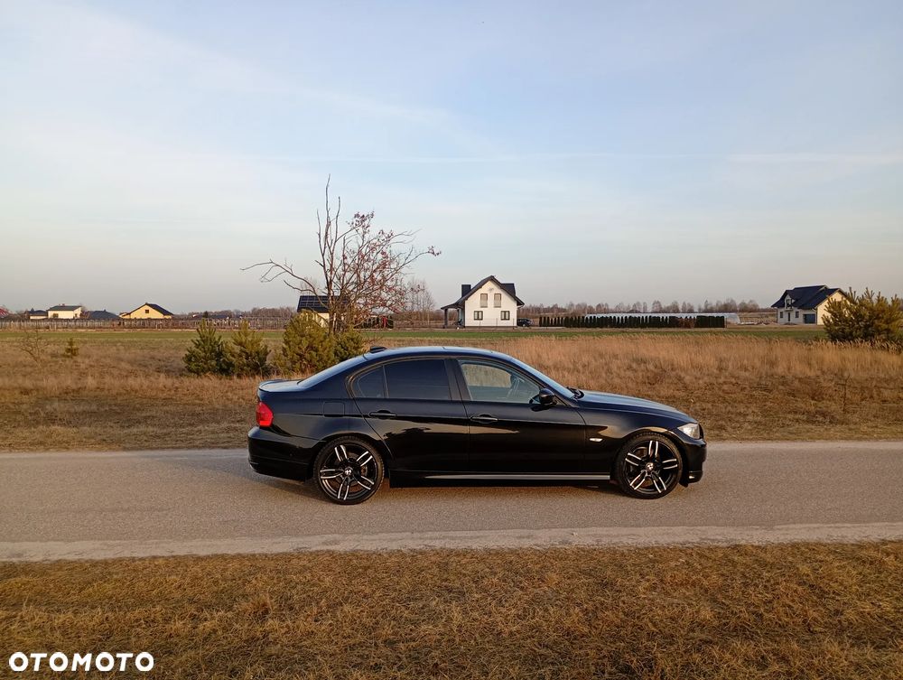 BMW Seria 3 320i Edition Exclusive - 14
