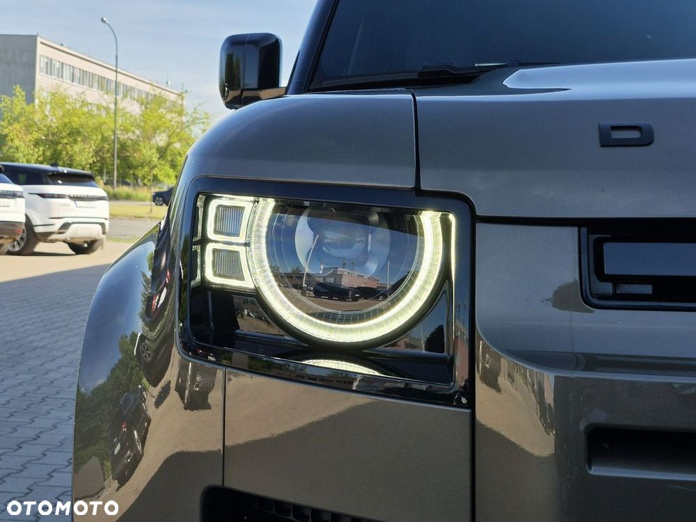 Land Rover Defender - 14