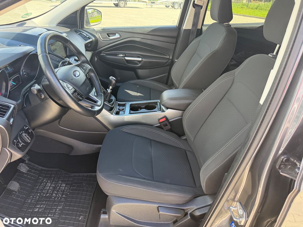 Ford Kuga 1.5 EcoBoost 2x4 Titanium - 19
