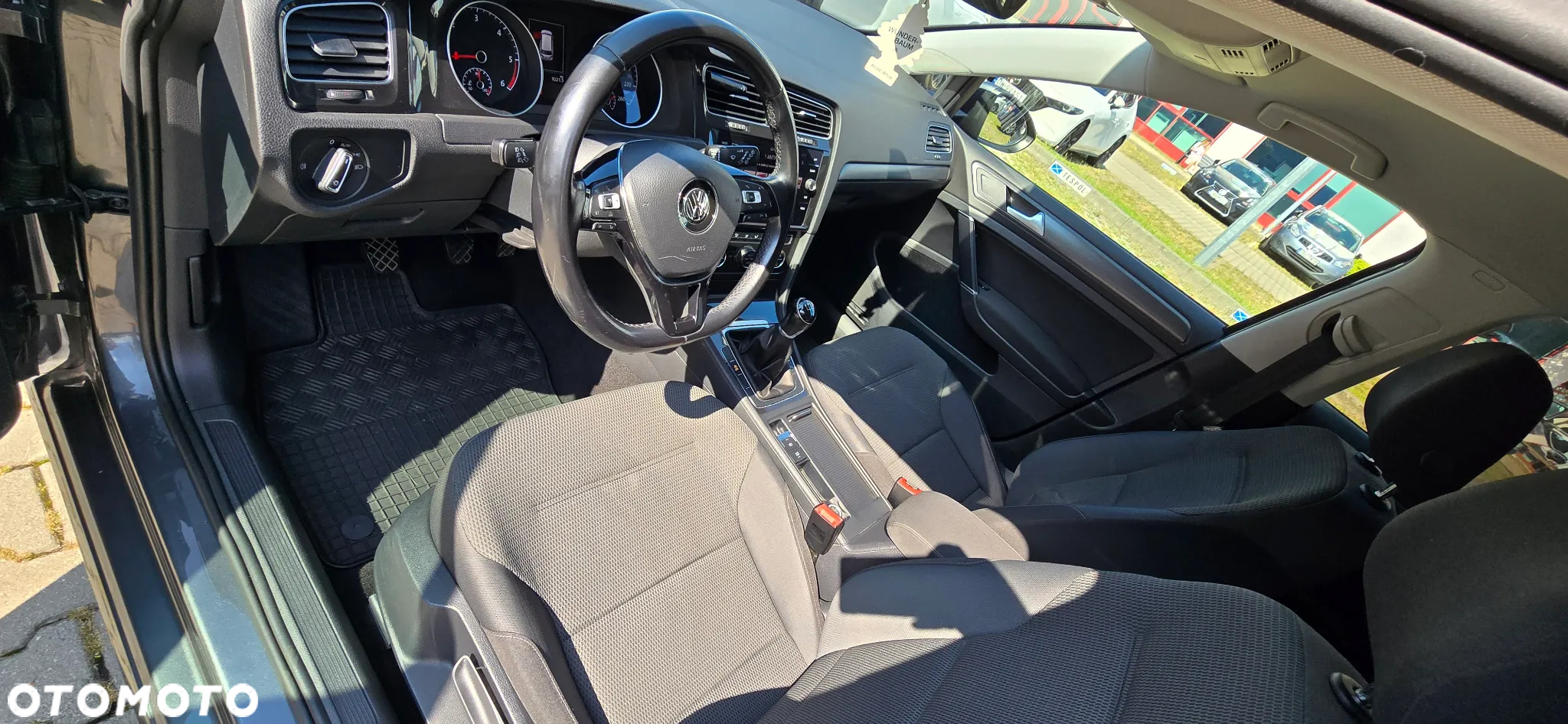 Volkswagen Golf VII 1.6 TDI BMT Comfortline - 10