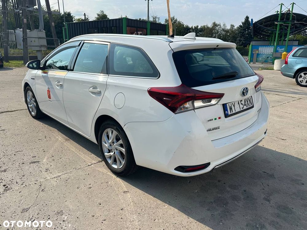 Toyota Auris 1.8 Executive - 6