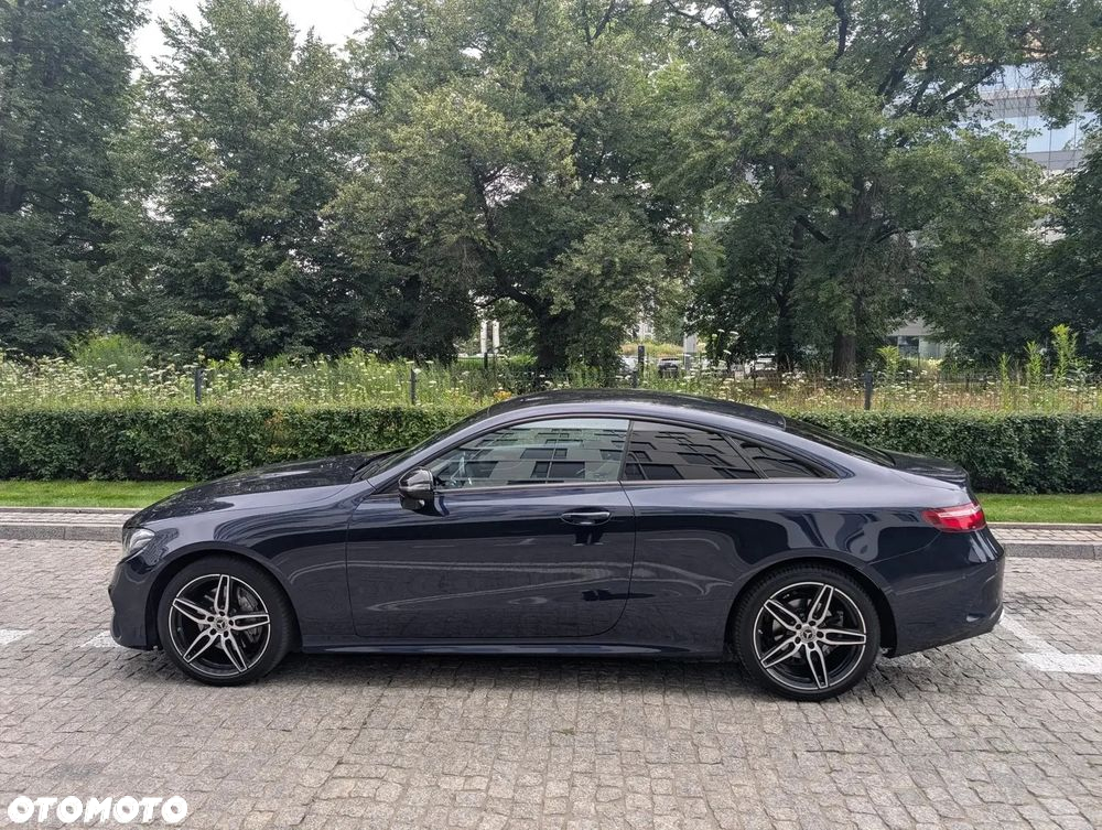Mercedes-Benz Klasa E 220 d Coupe 4-Matic 9G-TRONIC - 2