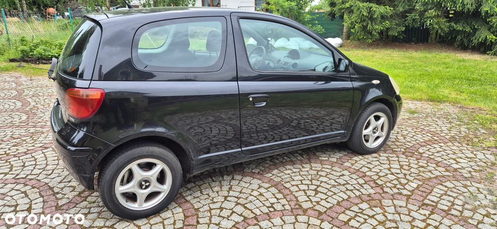 Toyota Yaris 1.0 Base - 6