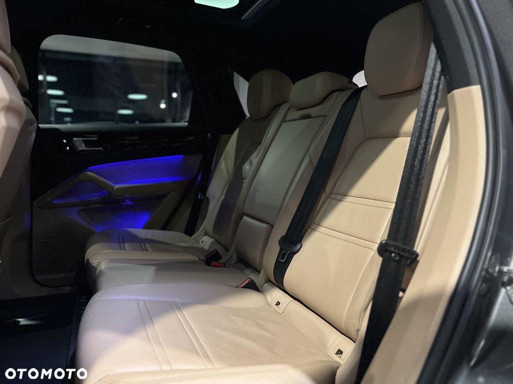 Porsche Cayenne Platinum Edition - 33