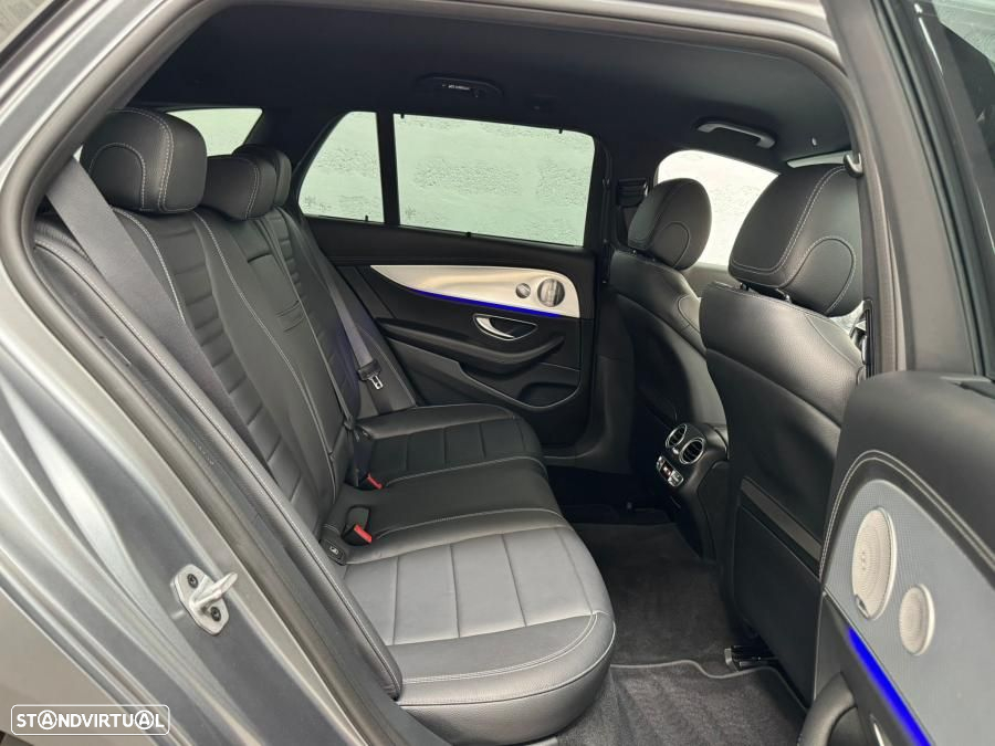 Mercedes-Benz E 300 de AMG Line 4Matic - 53