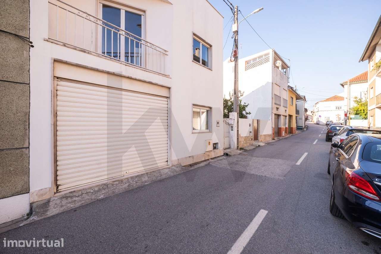 Moradia T3 a 2 km de Coimbra – Excelente Espaço Exterior - Grande imagem: 3/40