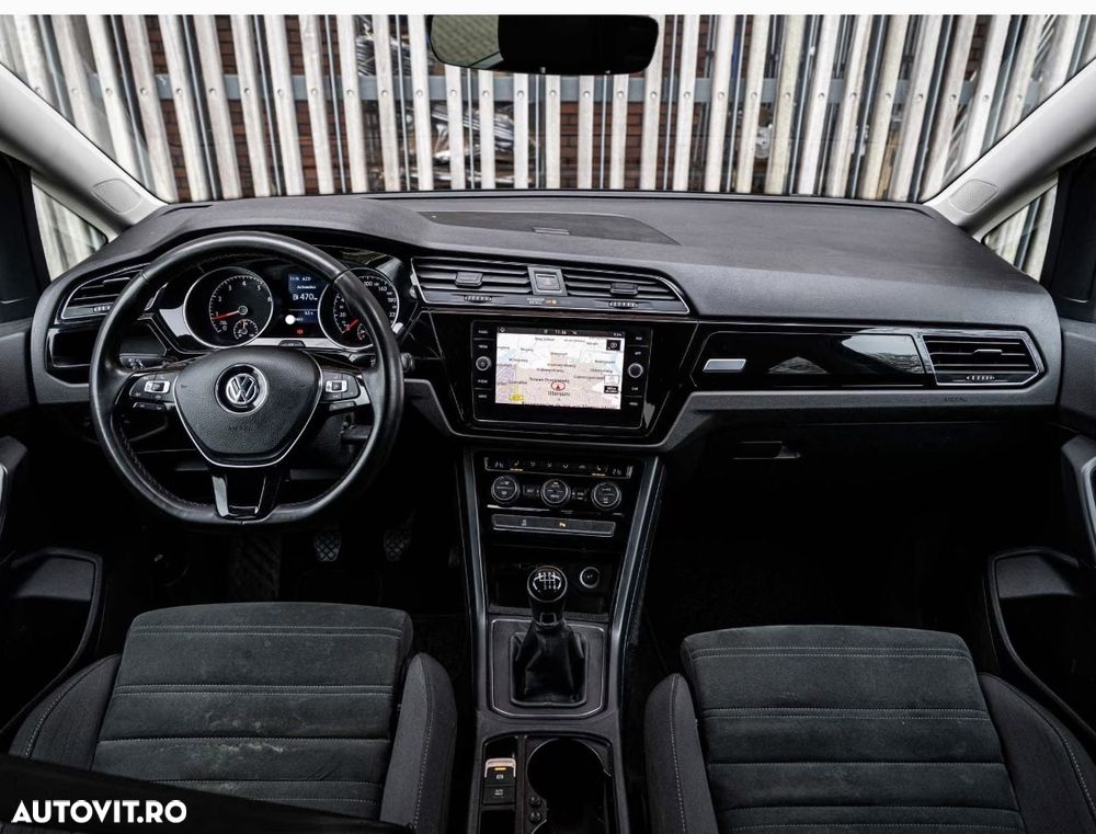 Volkswagen Touran 1.5 TSI Comfortline - 4