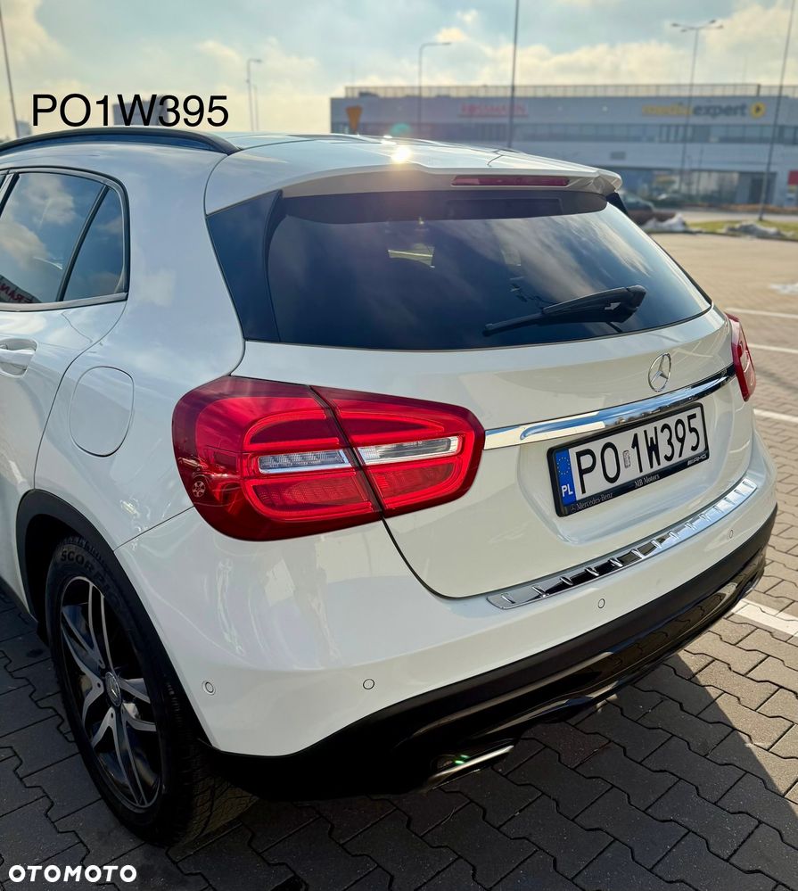 Mercedes-Benz GLA 200 7G-DCT Urban - 4