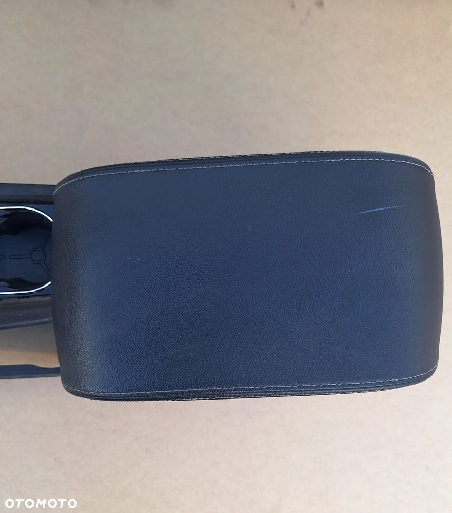 TUNEL PODŁOKIETNIK FORD MONDEO MK4 EUR - 2