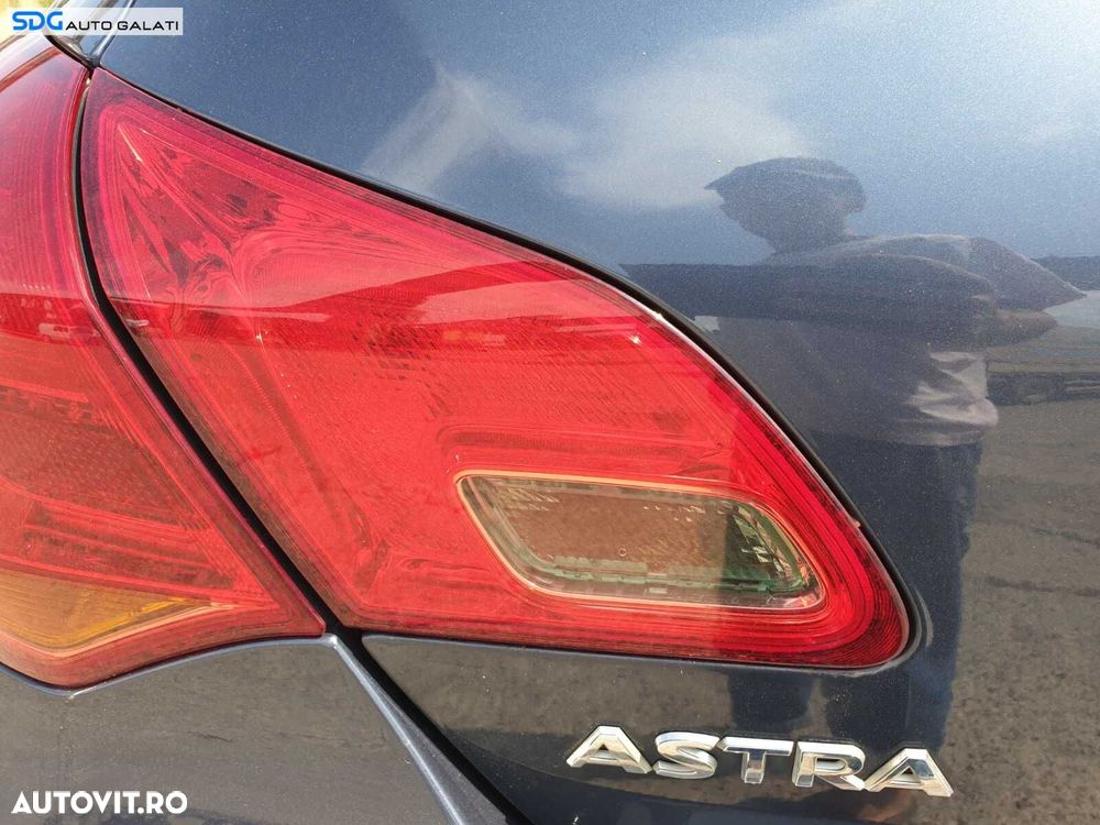 Stop Lampa Tripla Stanga Hayon Haion Portbagaj Opel Astra J Hatchback 2009 - 2015 - 1