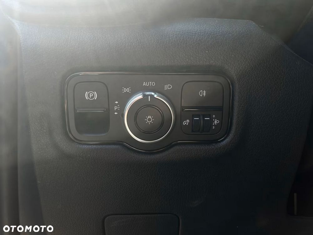 Mercedes-Benz Vito - 18
