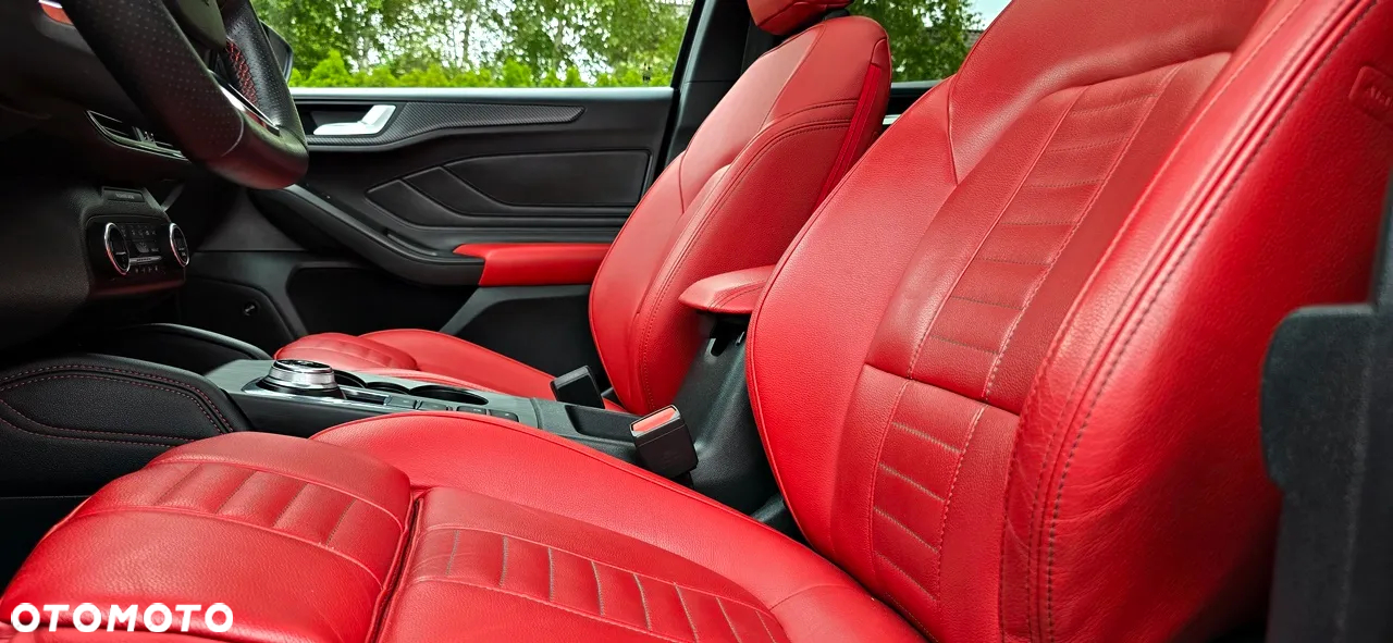 Ford Focus 1.5 EcoBoost ST-Line Business - 24