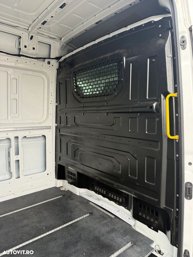 Volkswagen Crafter - 13