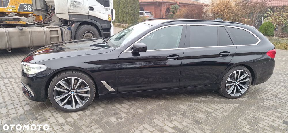 BMW Seria 5 525d Luxury Line sport - 9