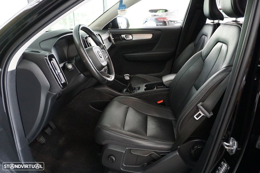 Volvo XC 40 T2 Momentum Pro - 7