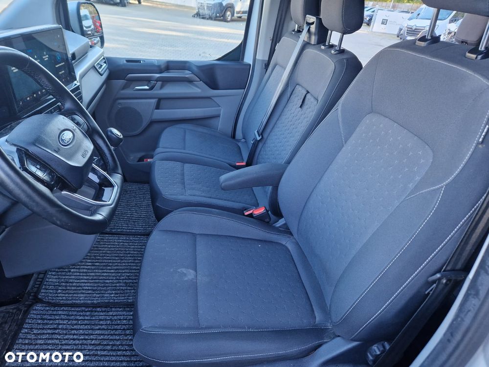 Ford Tourneo Custom - 18