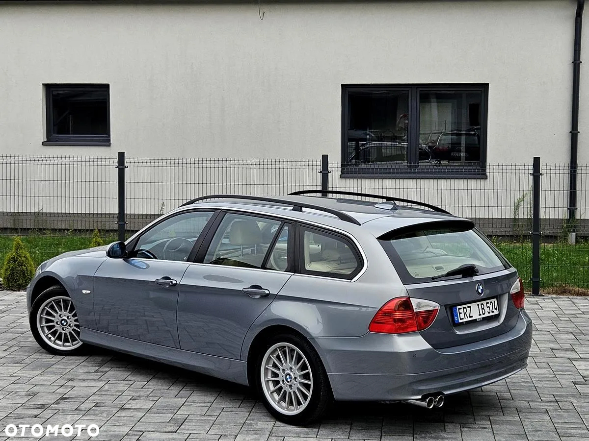 BMW Seria 3 330xd DPF Touring - 8