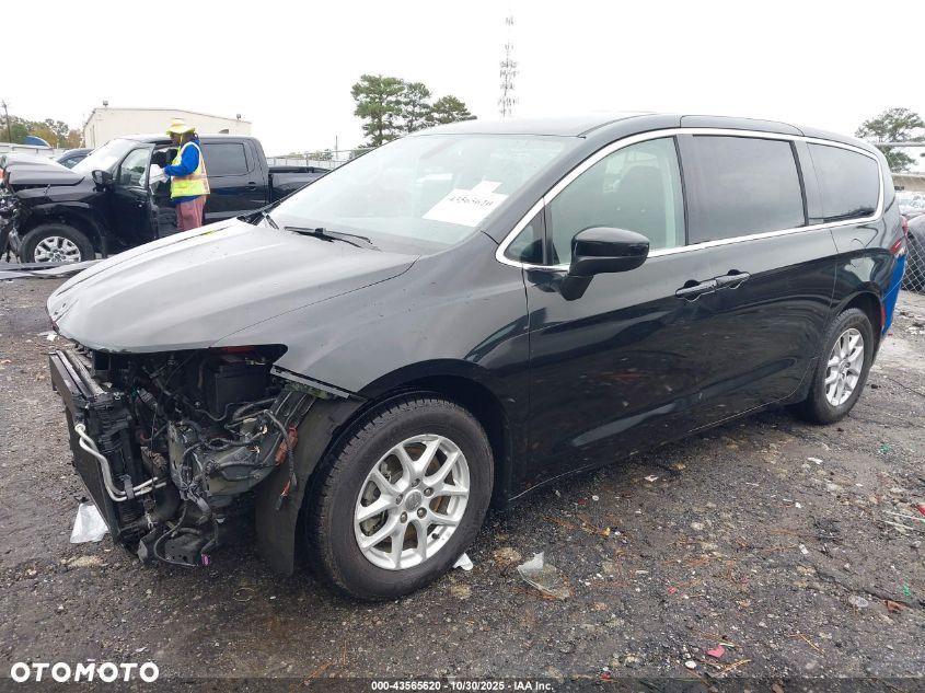 Chrysler Pacifica - 8