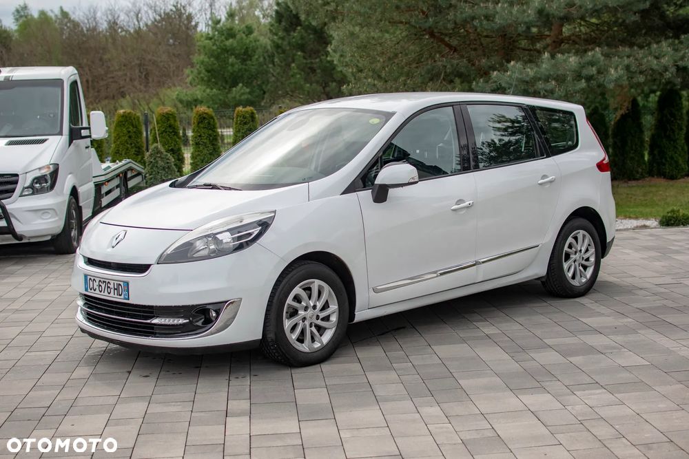 Renault Grand Scenic - 16