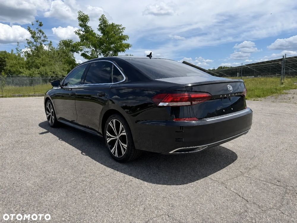 Volkswagen Passat - 8